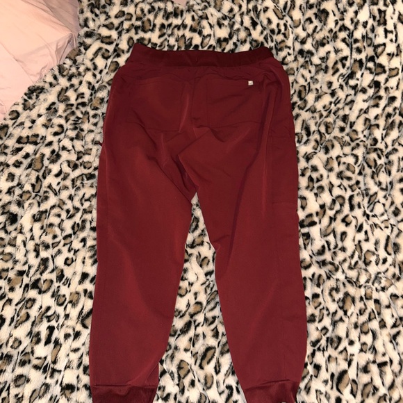 Fabletics Women’s Maroon Drawstring Scrub Joggers - Picture 6 of 6